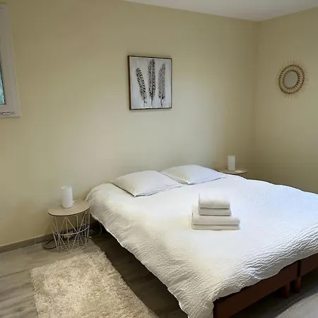 Nyaraló La Maison De Pierres Onches *